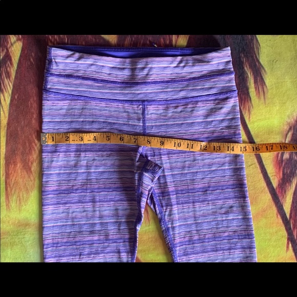 Lululemon Run Inspire Crop II Size 6 - Picture 6 of 12